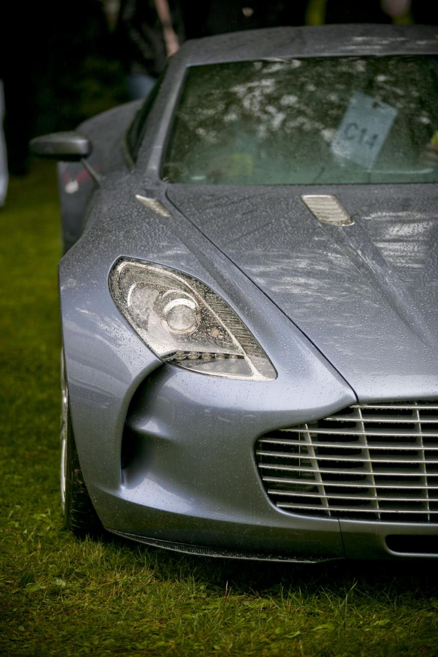 Детали экстерьера Aston Martin One-77 2010 года  (фото 34 из 89)